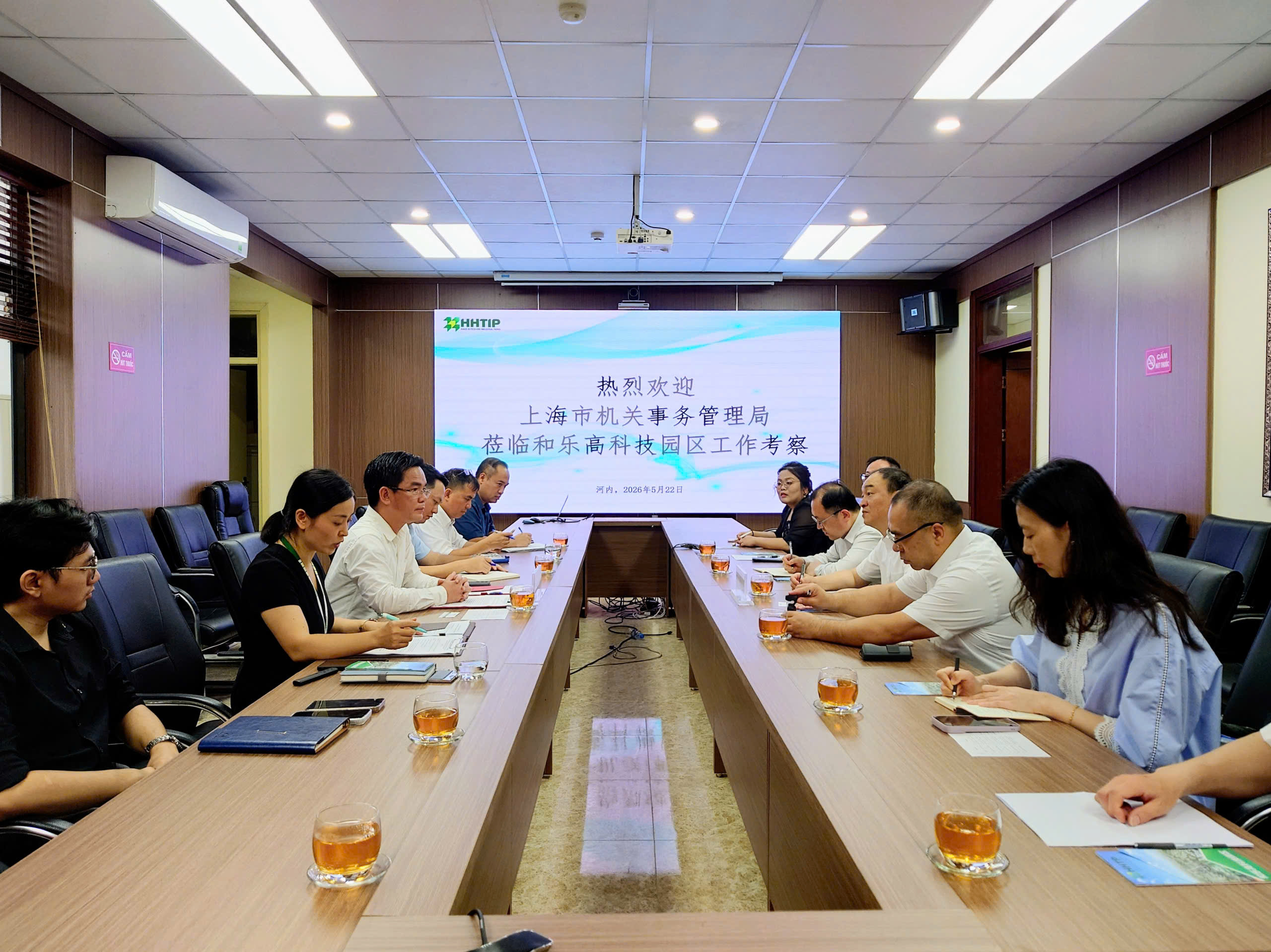 Toàn cảnh buổi làm việc