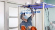 Phó giáo sư chế tạo buồng lấy mẫu nCoV lắp ráp trong 10 phút