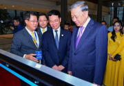 Tổng Bí thư: 'Khoa học công nghệ là con đường sống còn'