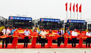 Hà Nội ‘phủ sóng’ xe buýt tới thị trấn Xuân Mai