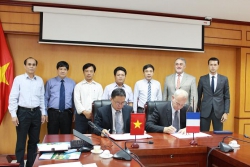 Vietnamese, French cooperation in space technology