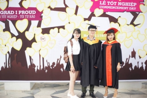 Lễ tốt nghiệp ấm cúng của sinh viên FPT tại Hoà Lạc